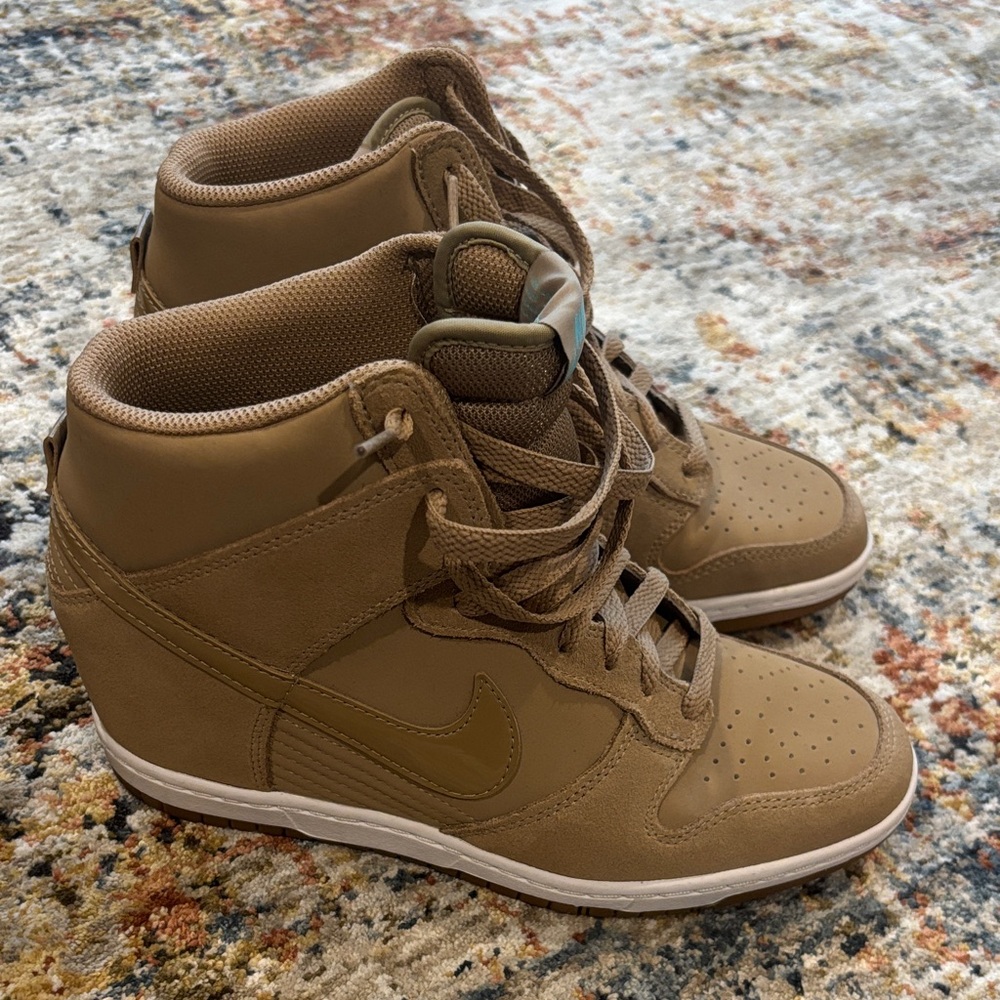 Nike Women's Brown ski hi wedge dunks